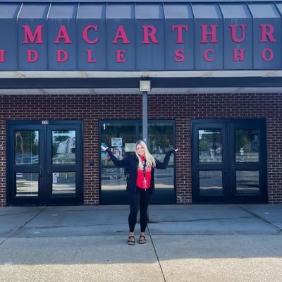 MacArthur SAIL Teacher 🍎♥️🐾 Mac & WHS alum #Proud2BD23