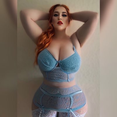 Hot curvy girl 🤤 Join my onlyfans for more 🌶