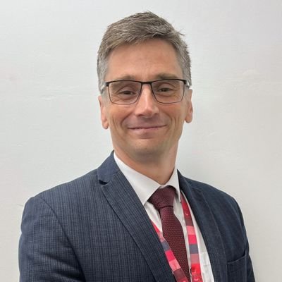 Y8 Achievement Leader and Teacher of MFL (French and Spanish). Tweeting my own views about pastoral care, teaching, education, languages and more.