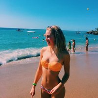 Antoinette (@a_cyrus79) 's Twitter Profile