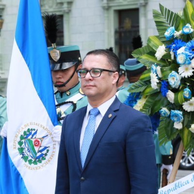 Diplomático. Embajador de El Salvador en Guatemala.
