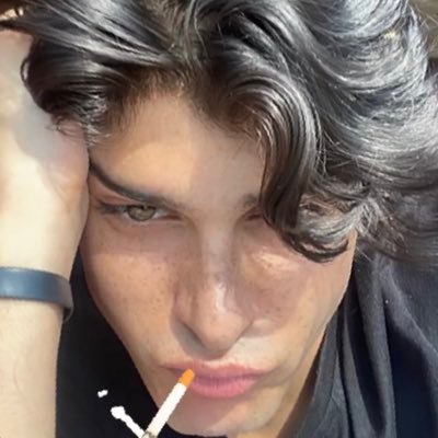 imneym's profile picture. I can't feel your legs.