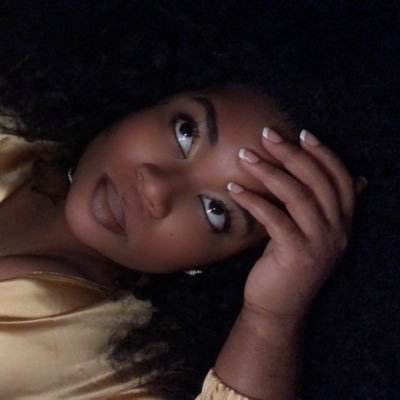 somewhere sitting where the sun glazes my face and butterflies in my hair🧚🏾 🦋🌷🧘🏾♀️