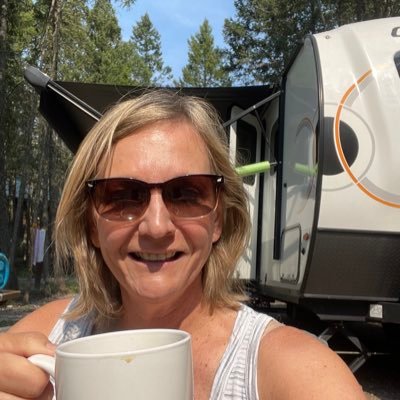 LPohoreski's profile picture. Teacher, choir director with a passion for all things Ukrainian and musical!