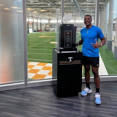 10 Year NFL Vet, wide receiver for Buffalo Bills, Atlanta Falcons, Dallas Cowboys. Founder of North Georgia Lady Vols, giving back to the community VOL FOR LIFE