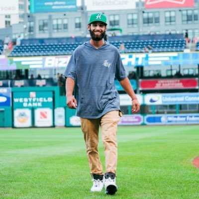 Field Operations Manager @GoYardGoats / CT native UMass Turf ‘23 / Elon University ‘21