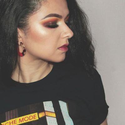 exlibrisEvie's profile picture. I'm Evie. I read books. Lover of castles, growing things and ridiculous walks.
She/ her.