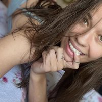 Elizabeth (@e_taylor71) 's Twitter Profile