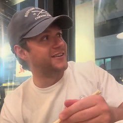 Niall is my comfort person and he makes my heart so happy. 💕 Fan account.