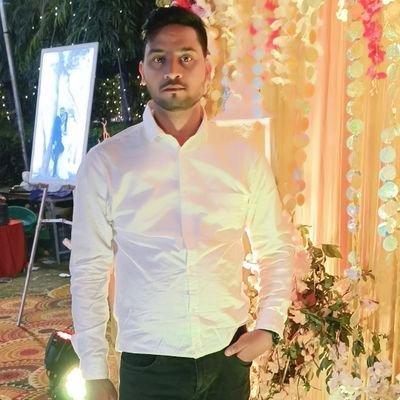 बेसक आपकी शोहरत पर दाद देता होगा जमाना, मेरे चाहनेवाले मेरी बदनामी के दीवाने है.!👑👑