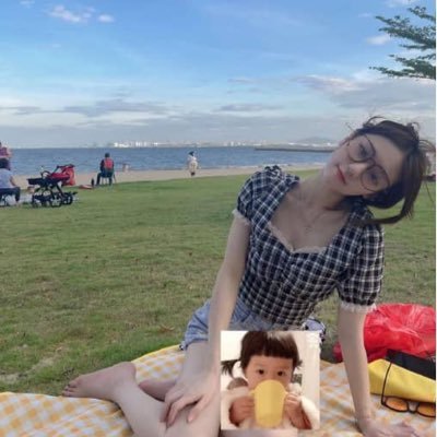 tosarika19875's profile picture. 