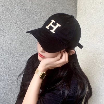 J_d_h122004's profile picture. そんなに敏感ではなく、そんなに心が弱くてはいけません。あまり敏感で心が弱い人は、きっと楽しくなくて、他の人の勝手な一言で、一日中妄想しなければなりません。