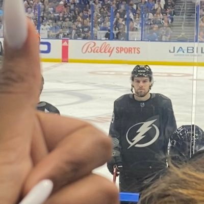 she/her | 22 | #GoBolts | 🥯 | tampa bay lightning enjoyer | practically best friends with patrick maroon