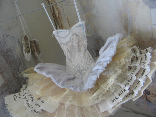 Sue_Assemblage's profile picture. I love everything arty:) get to know more
http://t.co/x7Vvm2crhK
http://t.co/wgcfX6xRd0