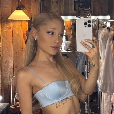 luwcoffe's profile picture. 19 | biomedicina (4/8)🔬— #collegetwt