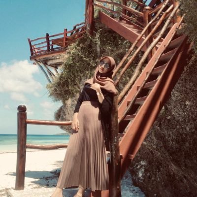 dntfindmeh's profile picture. 