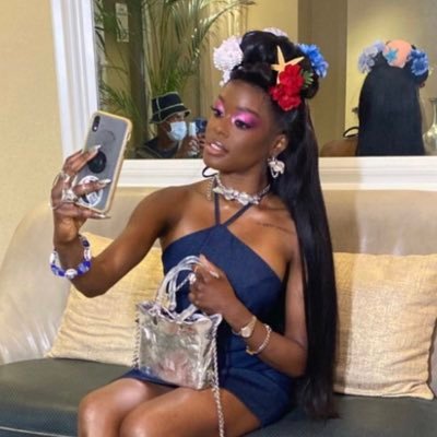 🧜🏾♀️ Profile