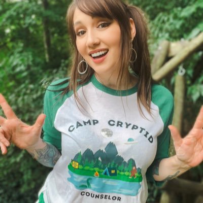 A horror & sci fi themed podcast hosted by @ericafett chatting about cryptids,  movies, and lots of other spooky kind of stuff  🪐🌈 ♥️