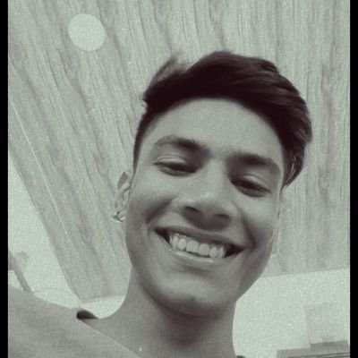 Code enthusiast š„ļø | Debugging my way through year 2𤧠| one line of code at a time š„·