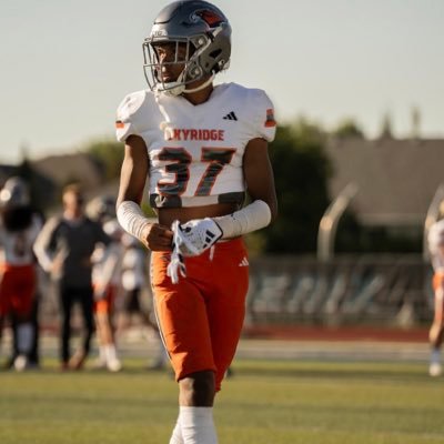 c/o 27 || 6’1 170pounds || Wr/Db || 3.8GPA ll skyridge highschool ll 15 yrs old ll email: jgilford2009@gmail.com ll insta: xclusive.nxro