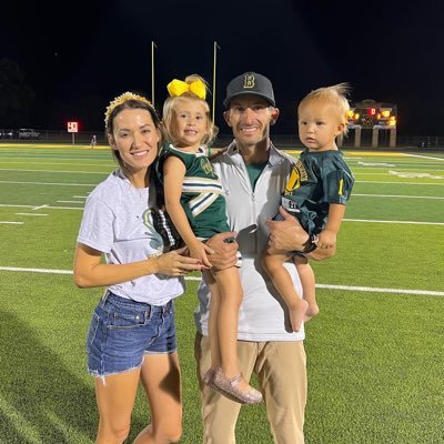 Believer | Husband to my beautiful wife Ashley| Father of 4 (McCoy, Phoenix, Everleigh, & Vessel) | WR/Passing Game Coordinator & Baseball Assistant | NT Alumni