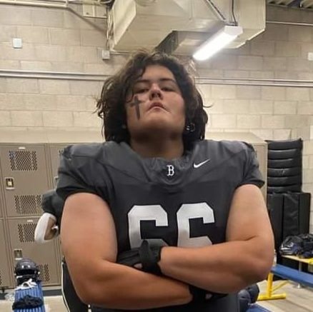 6'1 320
16
class of 2025
defensive tackle and offensive tackle-
number#66-
email @ajthegr855@gmail.com
bench-245 squat-405 deadlift-495 clean-225