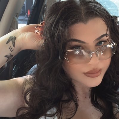 lexalaflame's profile picture. one/one