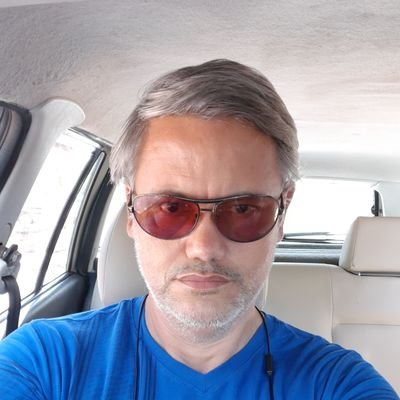 Brasileiríssimo, direita nato, Pró-familia, antiPT, anti-esquerda/socialista/comunista,
Deus acima de todos,
Brasil acima de tudo.