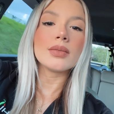 rosanfe1990's profile picture. El ☀️ es la linterna del 🌏