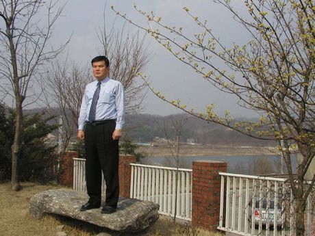 RILCH2005's profile picture. 踏雪野中去 / 不須胡亂行 / 今日我行跡 / 遂作後人程