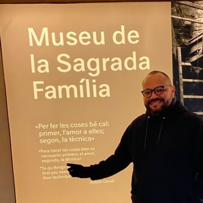 pavel_aguilera's profile picture. Internista-lntensivista Ecografia Critica Presidente AMUSCU Jefe UTIM Hospital Country 2000. Director General MEDICRITIC. Fundador CEIMAV