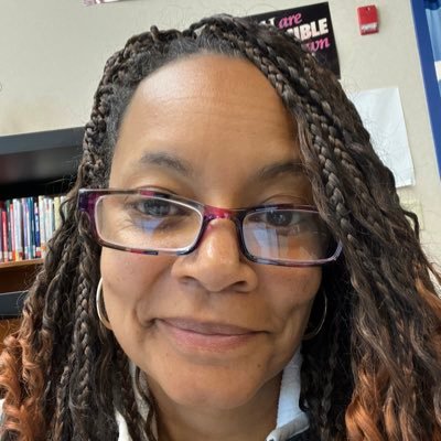 RobynMoore3's profile picture. 