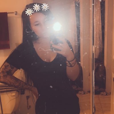 Taay4105's profile picture. Somehow i’m still here