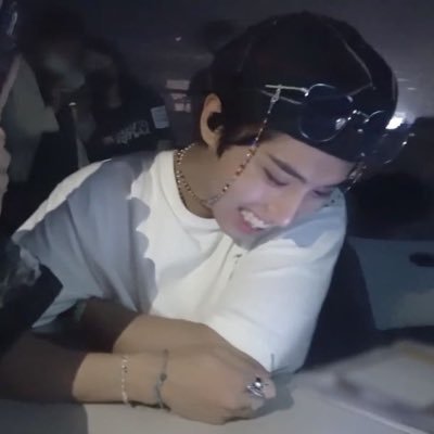 perthmuin's profile picture. you make STAY stay 🌟🌟🌟