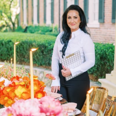 Tar Heel. Event Planner. Southern living, holiday, and entertaining enthusiast.