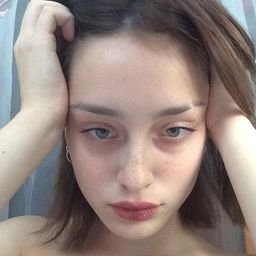 Rất vui được làm quen với bạn, cảm ơn bạn đã quan tâm