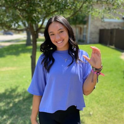 NguyenShorey's profile picture. Love Like Jesus                                             Life Verse: 1 John 9:14                         UMHB 27’ 💜💛 Cru Softball