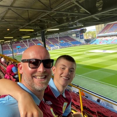 Ynys Mon 🏴/ Burnley FC / Bob Lord Season ticket holder / British Army Airborne Veteran (22yrs) 🆎 🇬🇧