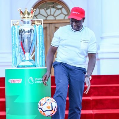 LilEmoji5's profile picture. Lil boy  KOT 
content creator
 memelord
mancita fan
🔟