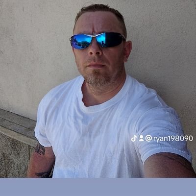 (42yrs single.) Moved to Maricopa, AZ, a year ago, to start over & rebuild. A new life, & also looking for a forever  relationship & switch/Vers wife.