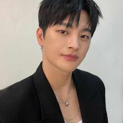 RP (1987) He makes a different vibe when Seo In Guk indicates his truly professional acting talent in  every  move. Upcoming Project : #InYourBrilliantSeason