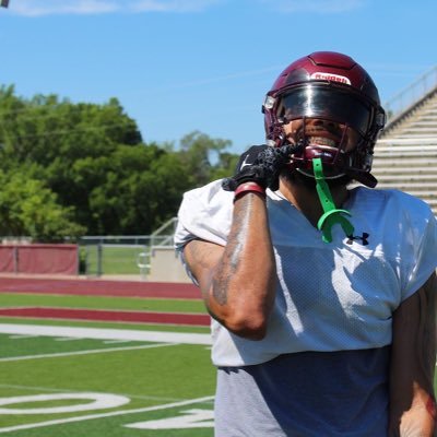 Wide Receiver @threshers_FB || 9