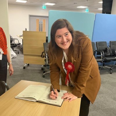 Labour councillor for Norcot #LGBT #Labour #Parent 🏳️🌈🇮🇪🌹