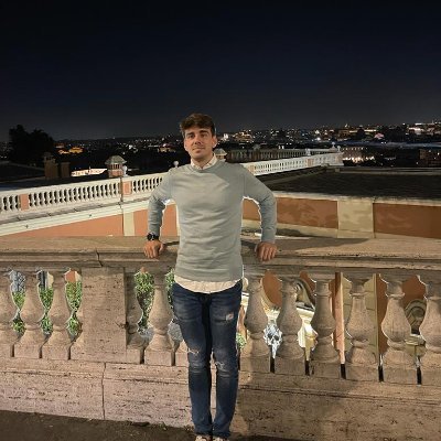 gut_otto's profile picture. Let curiosity be your compass.