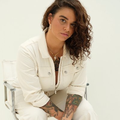 leslyegranaud's profile picture. 📍 Paris | content creator | autrice | podcasteuse. 📢 fière créatrice de @spmtamere & du podcast "c'est pas toi, c'est moi" | Responsable vidéo @lesinrocks