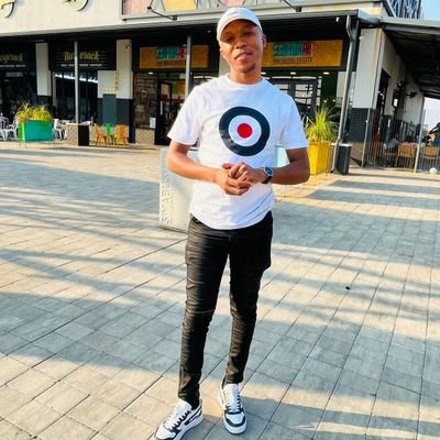 Content Creator @FreshCuts | Urban Lab Host🎚🎛 | Owner of Creativ Lab Graphics🎞 | University of Pretoria 📚| Founder of Lab 47 Ent. | Small Account