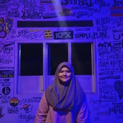 rezivaputri's profile picture. Make a history in your life, not just a story