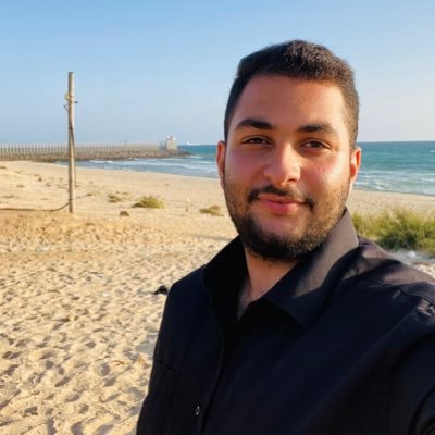 انا هنا لأقدم الك أفضل أفكاري, لدي خبرة كبيرة في التصميم الجرافيكي تفوق العامين لأستقبال طلباتكم تواصلوا معي من خلال الرابط للواتس آب ⬇️