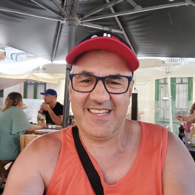 Quando clamei, tu me respondeste;
deste-me força e coragem.
Salmos 138:3
Oração é o oxigênio da alma...🙂