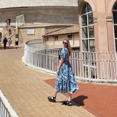 victoriaIynne's profile picture. she/her